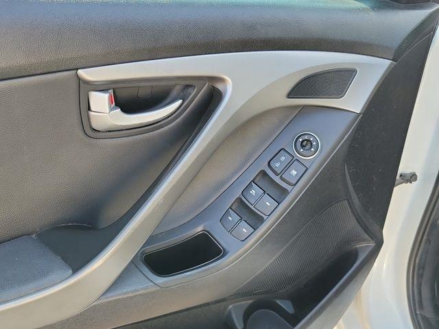 Hyundai Elantra  2014
