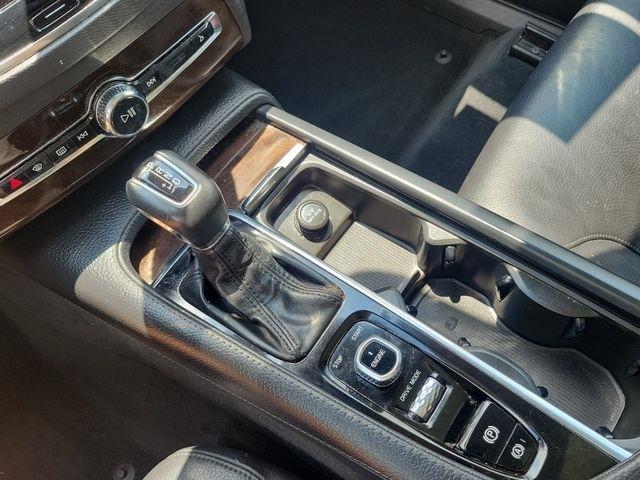 Volvo XC90  2017