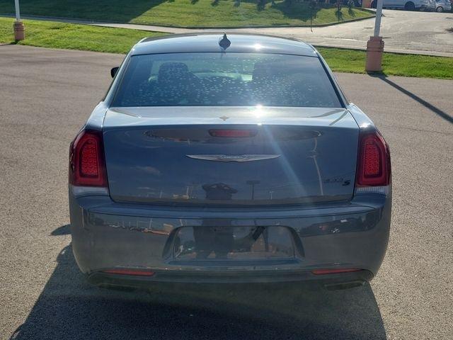 Chrysler 300  2018