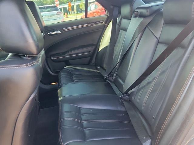 Chrysler 300  2018