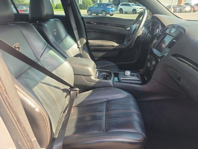 Chrysler 300  2018
