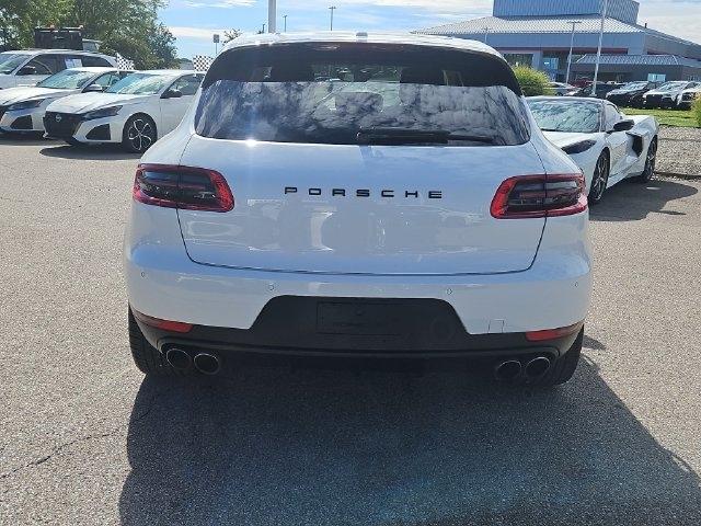 Porsche Macan  2016