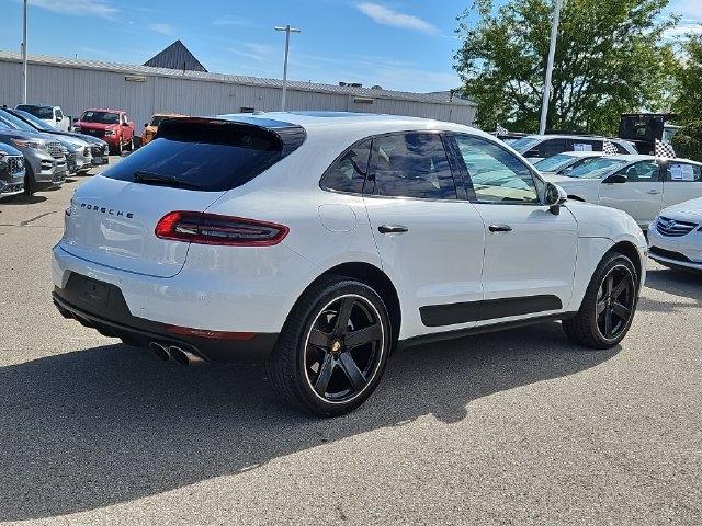 Porsche Macan  2016