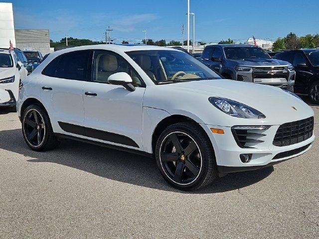 Porsche Macan  2016