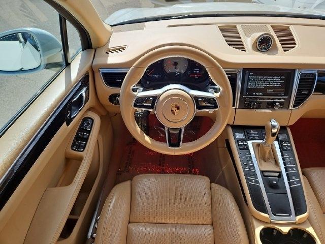 Porsche Macan  2016