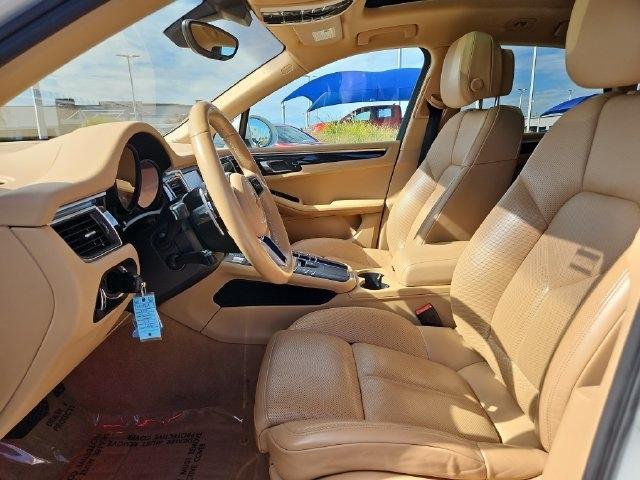 Porsche Macan  2016