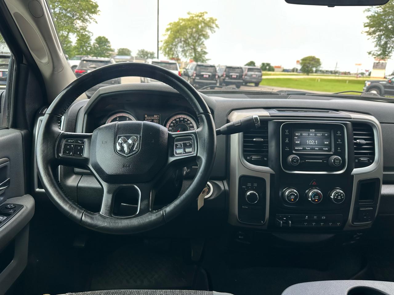 RAM 3500 Big Horn Crew Cab SWB 4WD 2017
