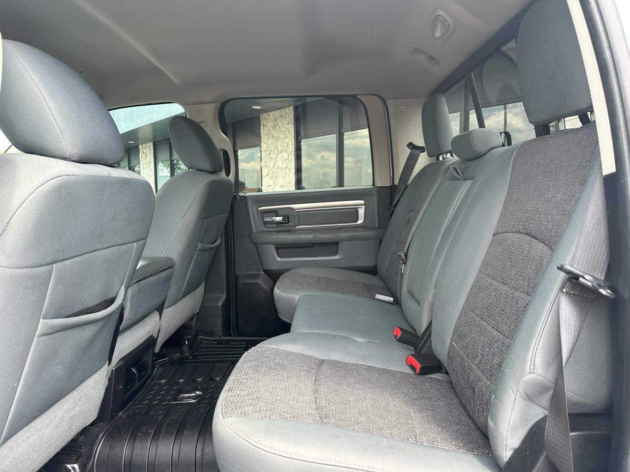 RAM 3500 Big Horn Crew Cab SWB 4WD 2017