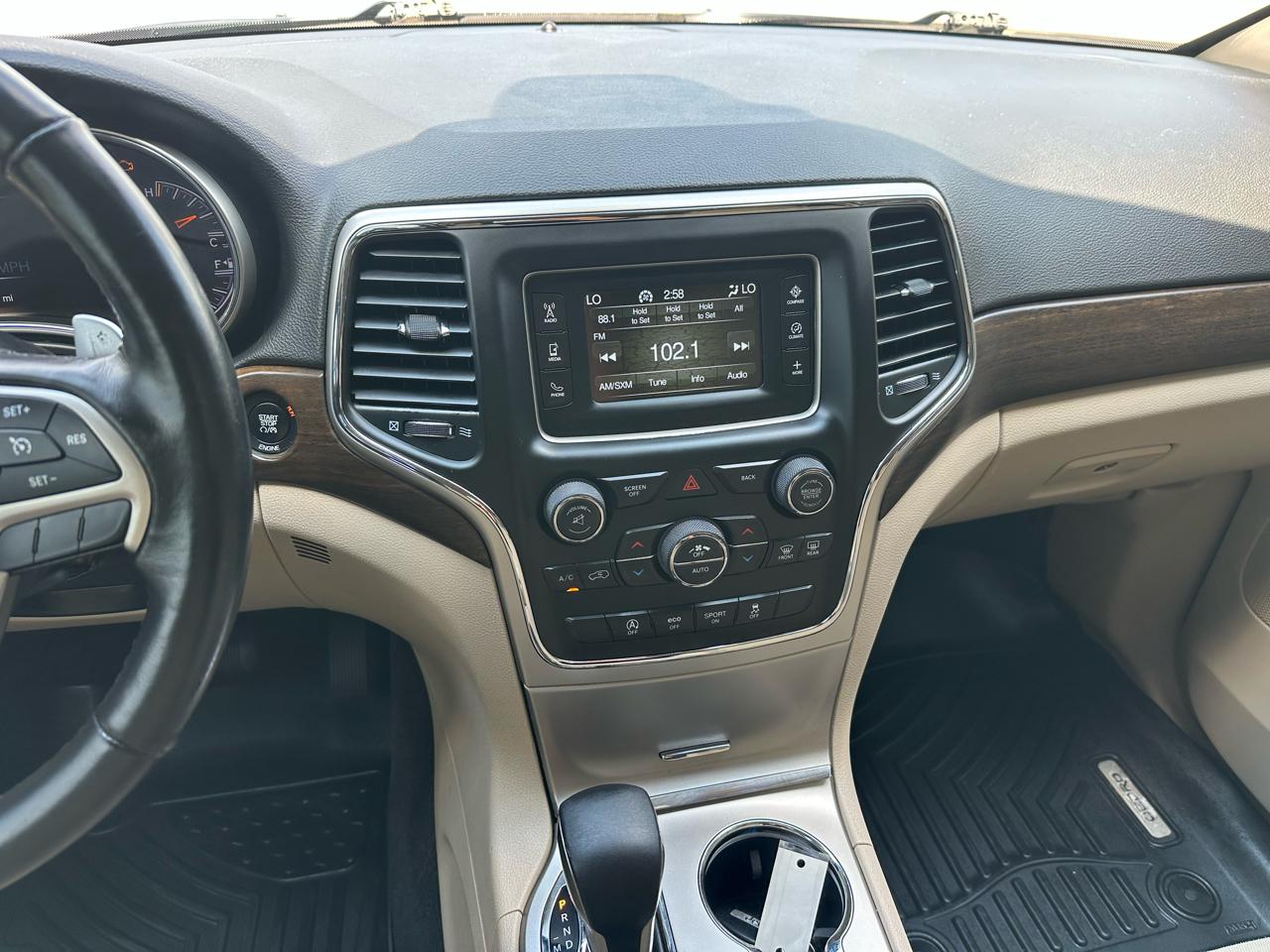 Jeep Grand Cherokee Laredo 4WD 2016