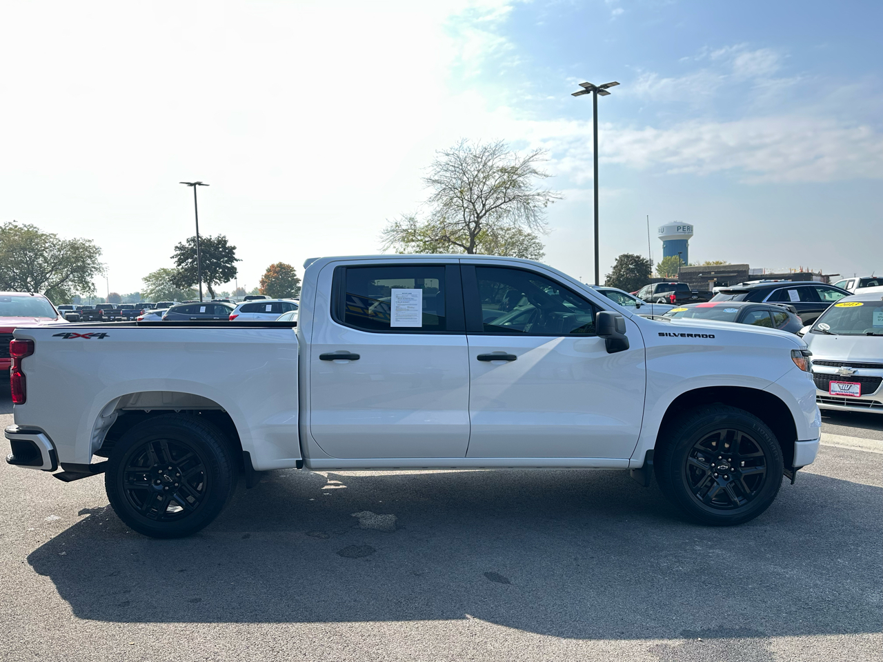 Chevrolet Silverado 1500 Custom Crew Cab 4WD 2022 Chevrolet Silverado 1500 Custom Crew Cab 4WD 2022