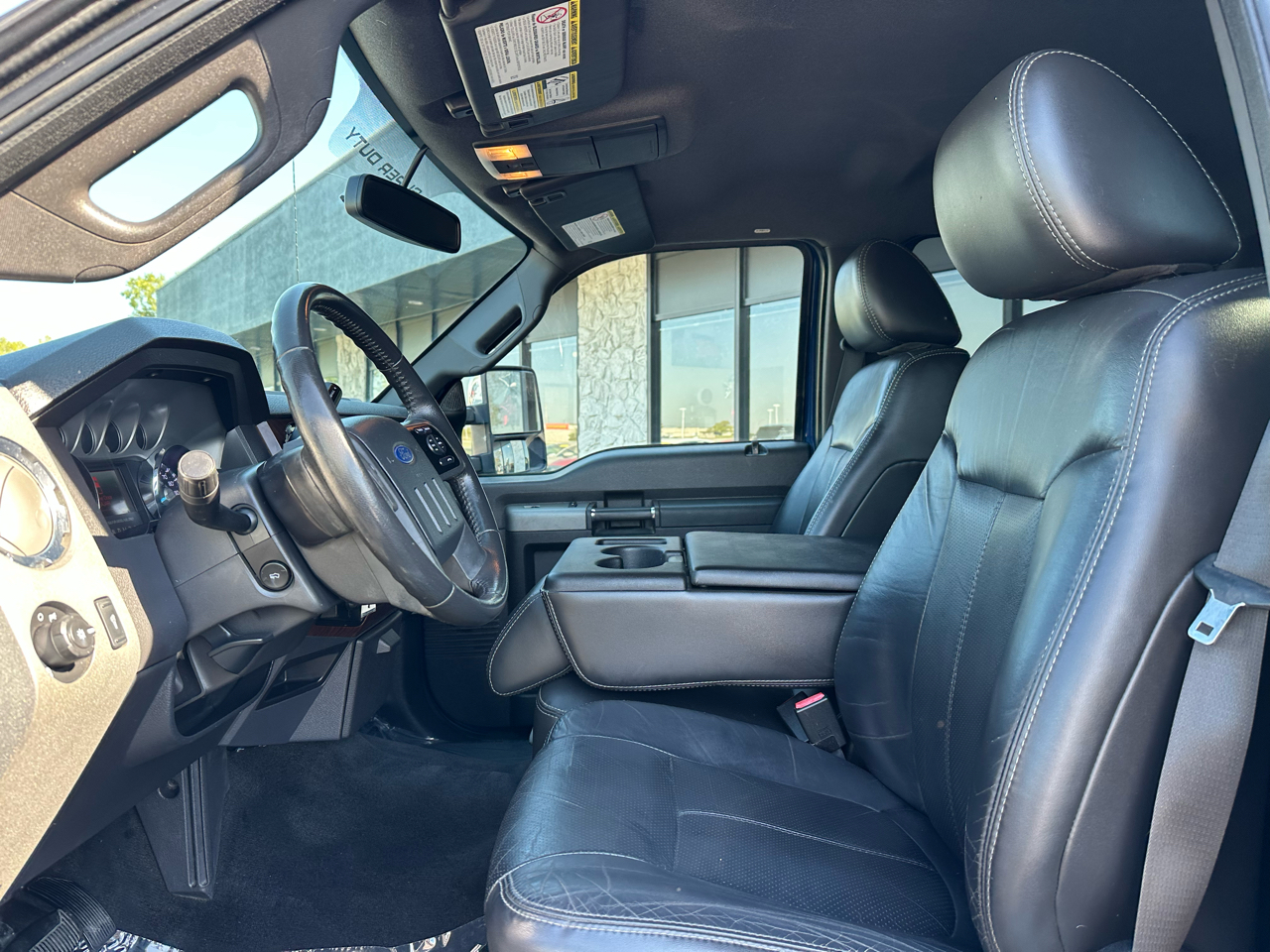 2011 Ford F-250 Lariat photo 2