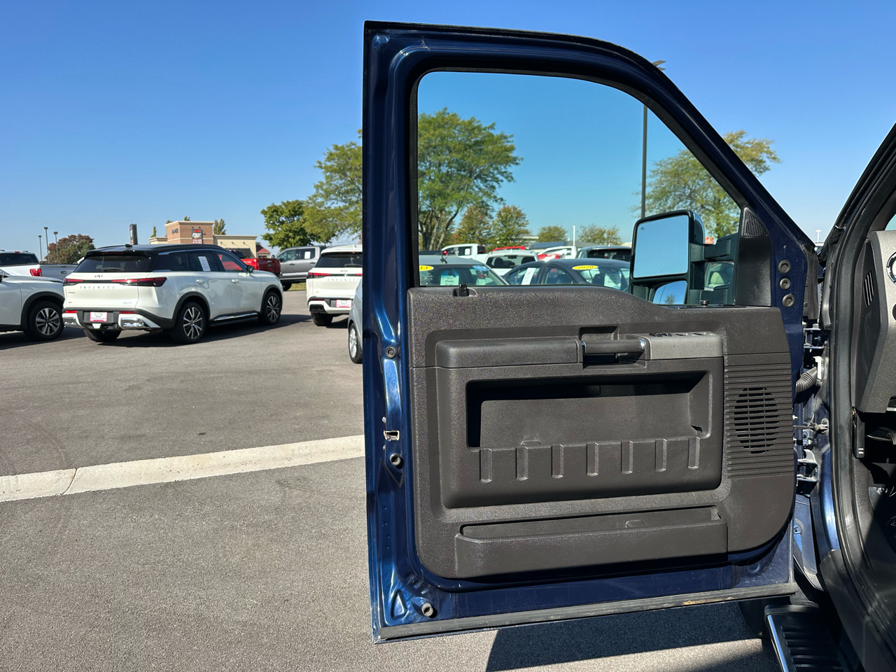 2011 Ford F-250 Lariat photo 12