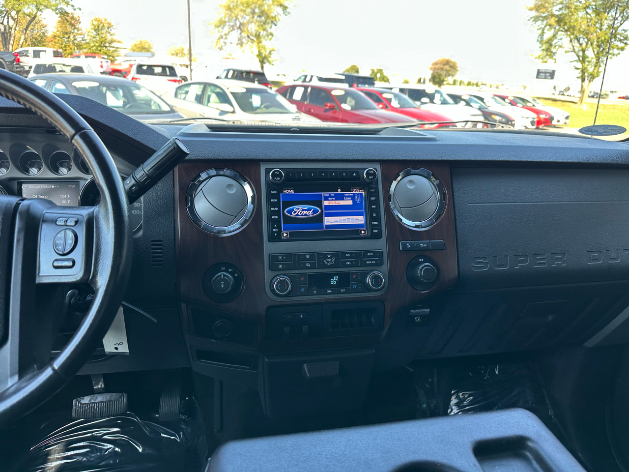 2011 Ford F-250 Lariat photo 13