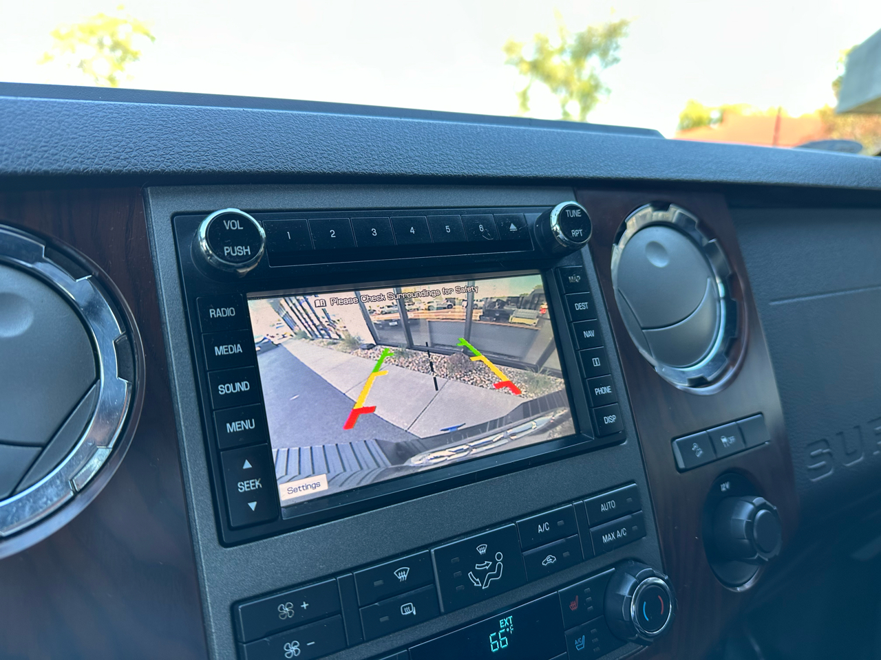 2011 Ford F-250 Lariat photo 14