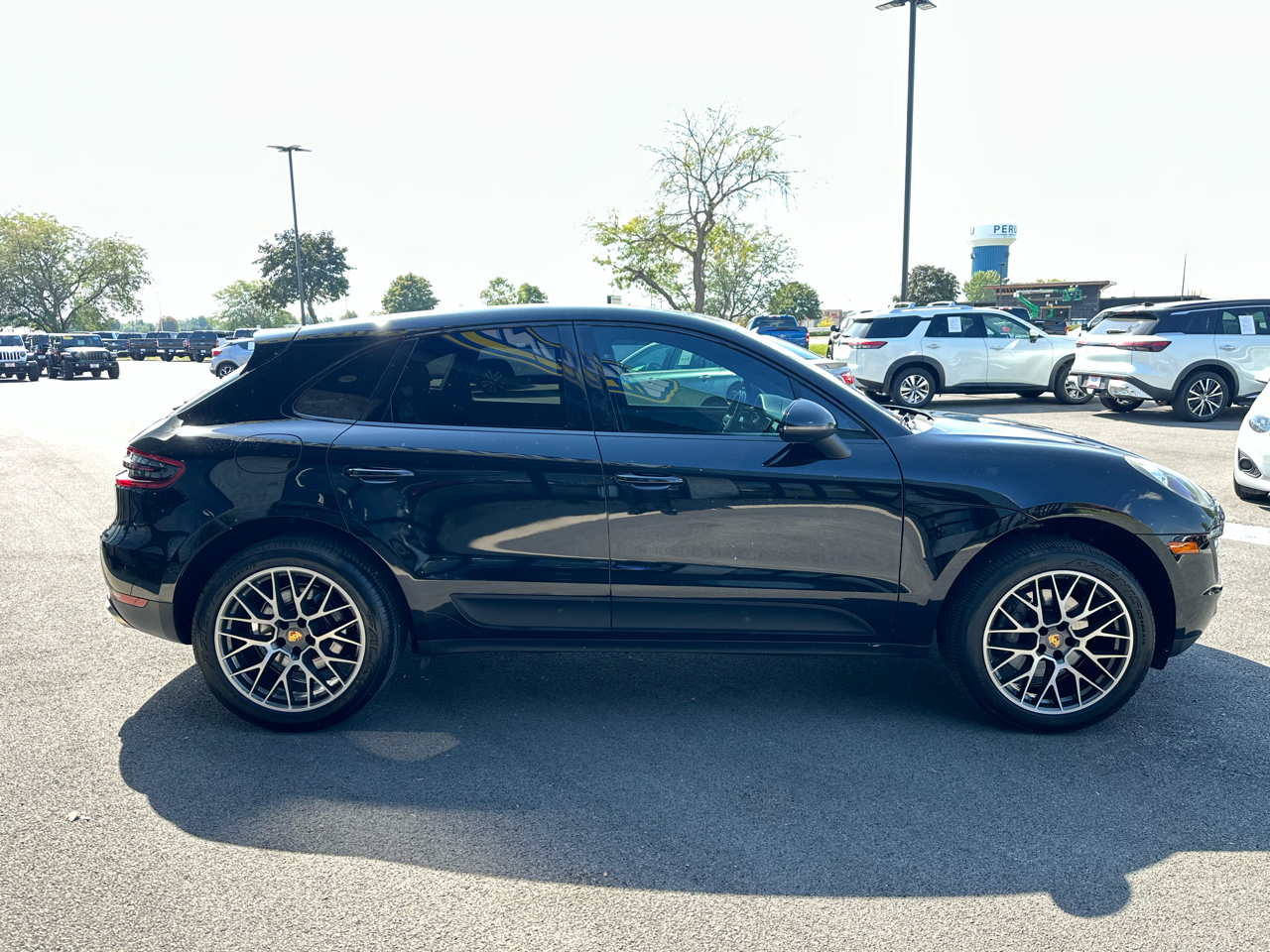2017 Porsche Macan photo 8