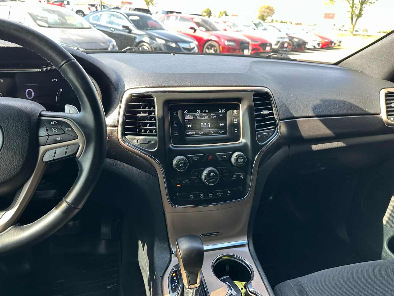 2017 Jeep Grand Cherokee Laredo photo 12
