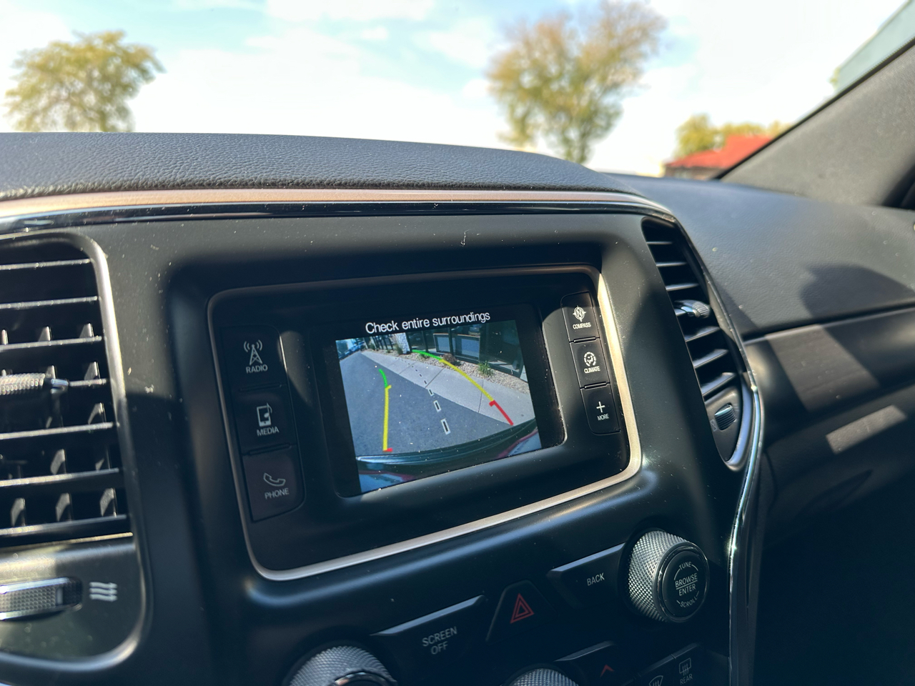 2017 Jeep Grand Cherokee Laredo photo 13