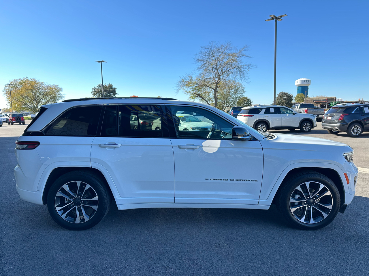 Jeep Grand Cherokee Overland 4WD 2022 Jeep Grand Cherokee Overland 4WD 2022