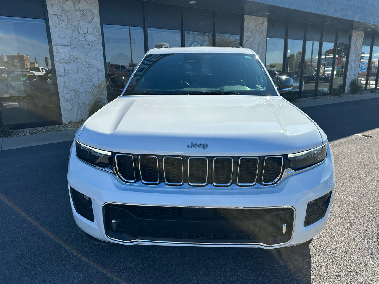 Jeep Grand Cherokee Overland 4WD 2022 Jeep Grand Cherokee Overland 4WD 2022