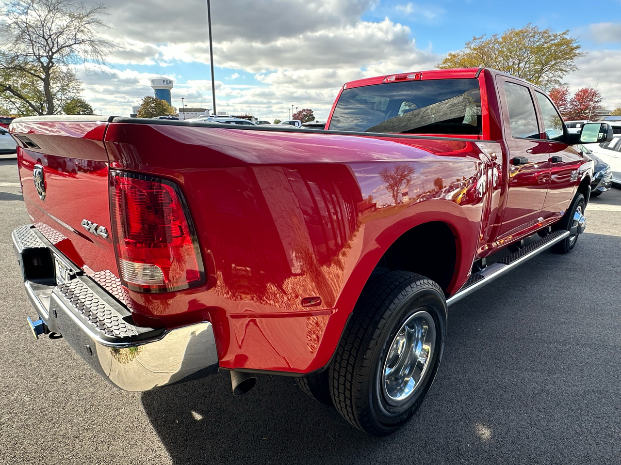 RAM 3500 Tradesman Crew Cab 4WD DRW 2018 RAM 3500 Tradesman Crew Cab 4WD DRW 2018