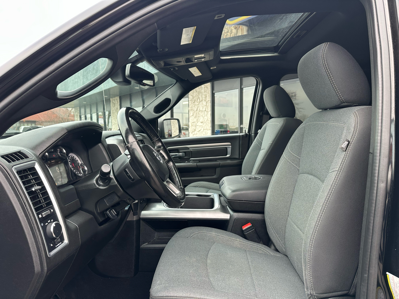 2021 Ram 1500 Classic Warlock photo 2