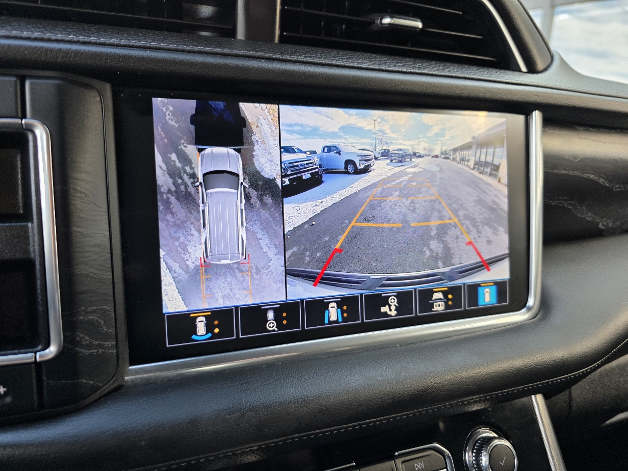 GMC Yukon Denali 4WD 2021