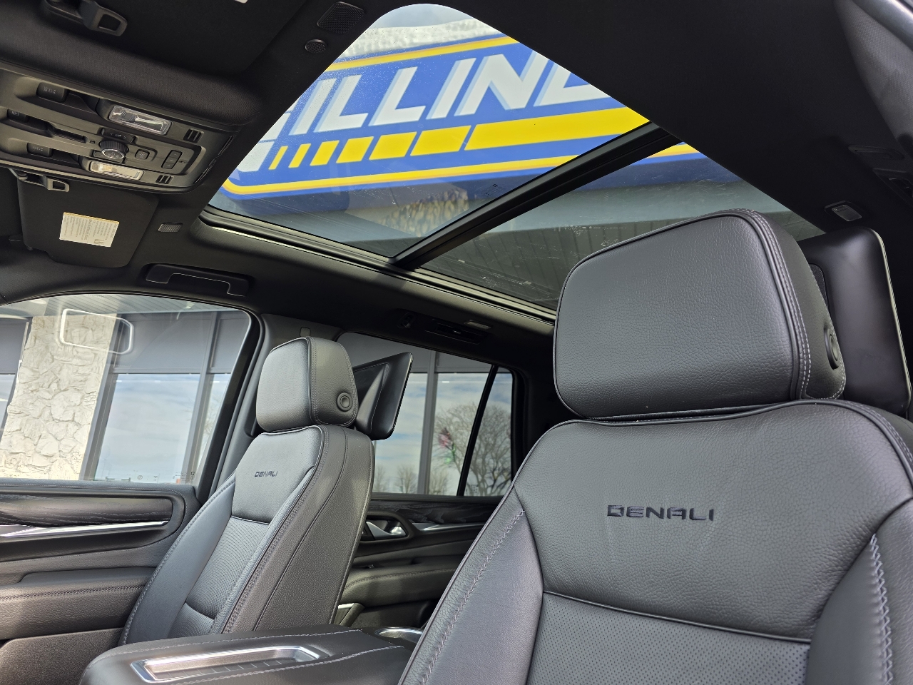 GMC Yukon Denali 4WD 2021