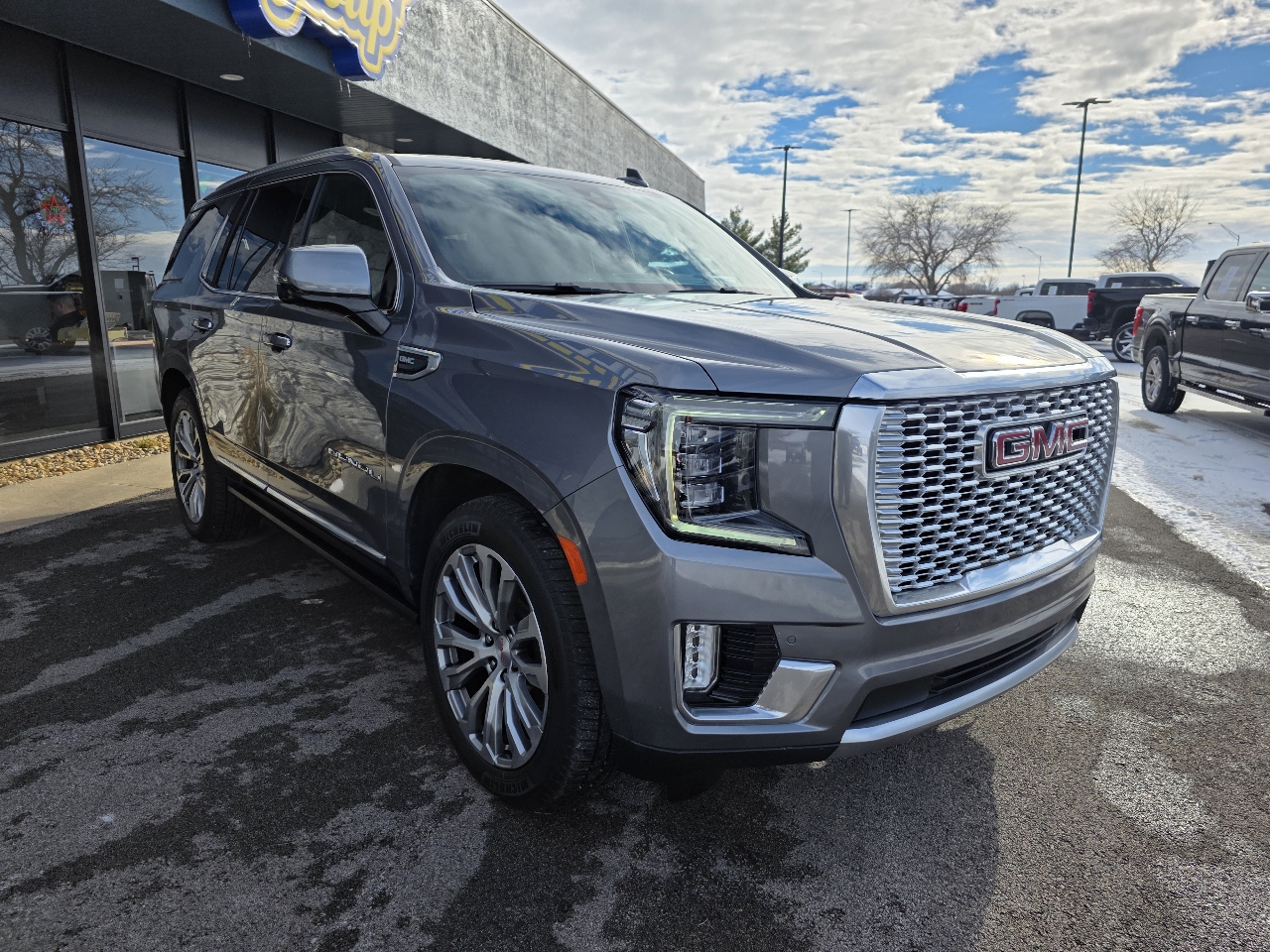 GMC Yukon Denali 4WD 2021