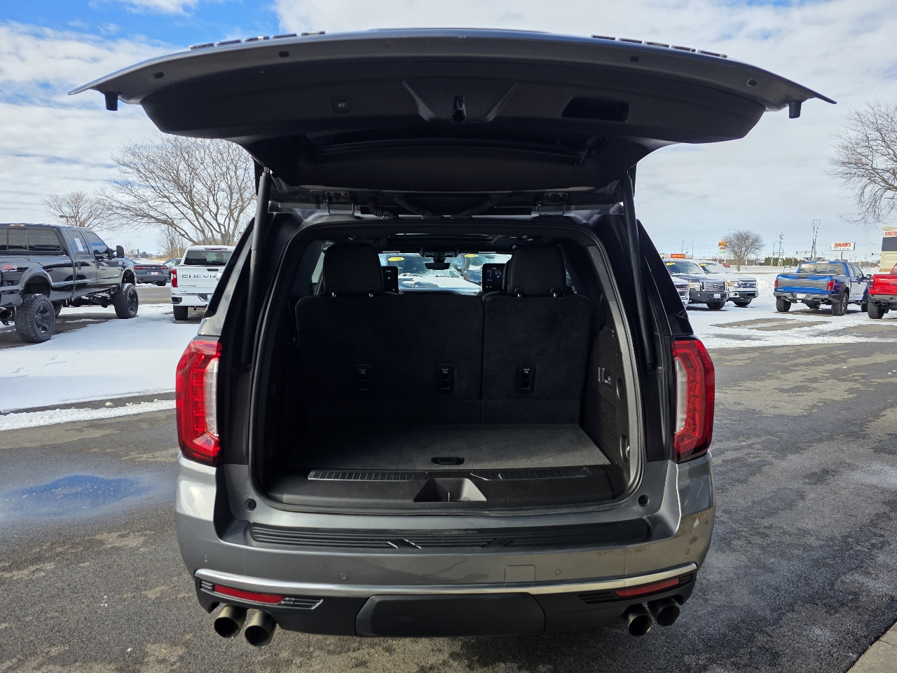 GMC Yukon Denali 4WD 2021