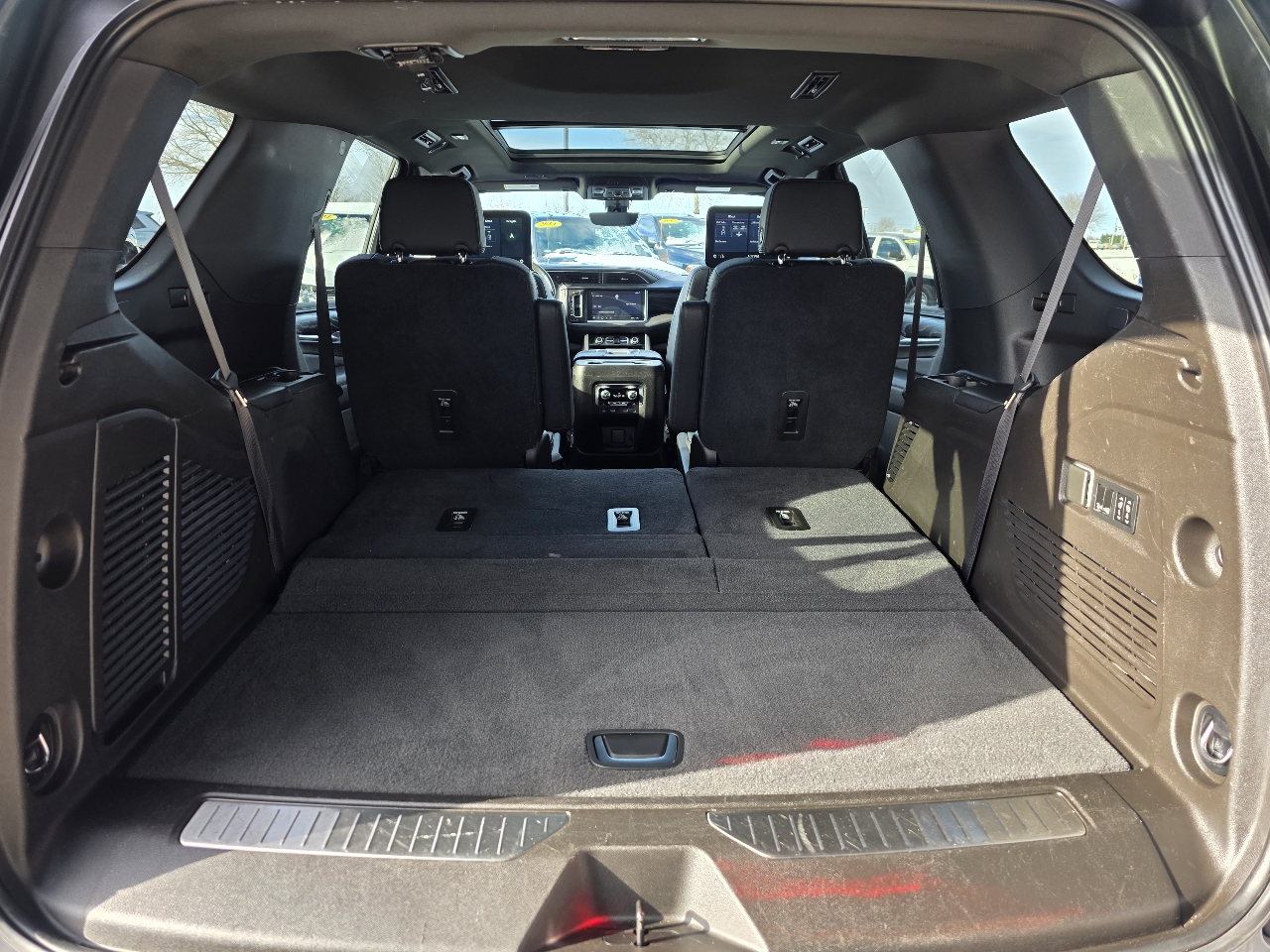 GMC Yukon Denali 4WD 2021