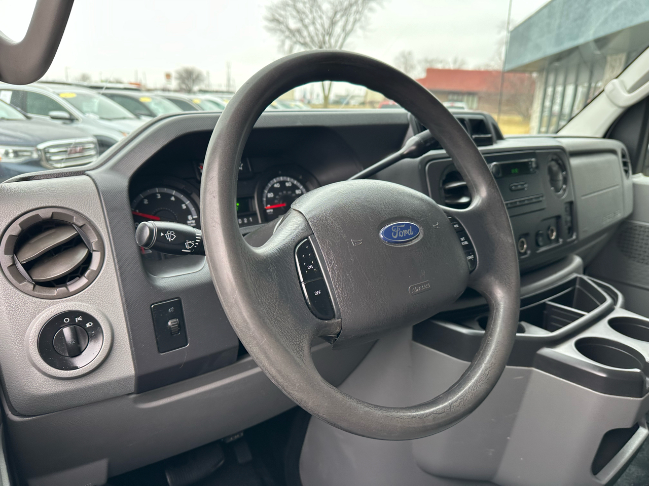 Ford Econoline E-250 2011