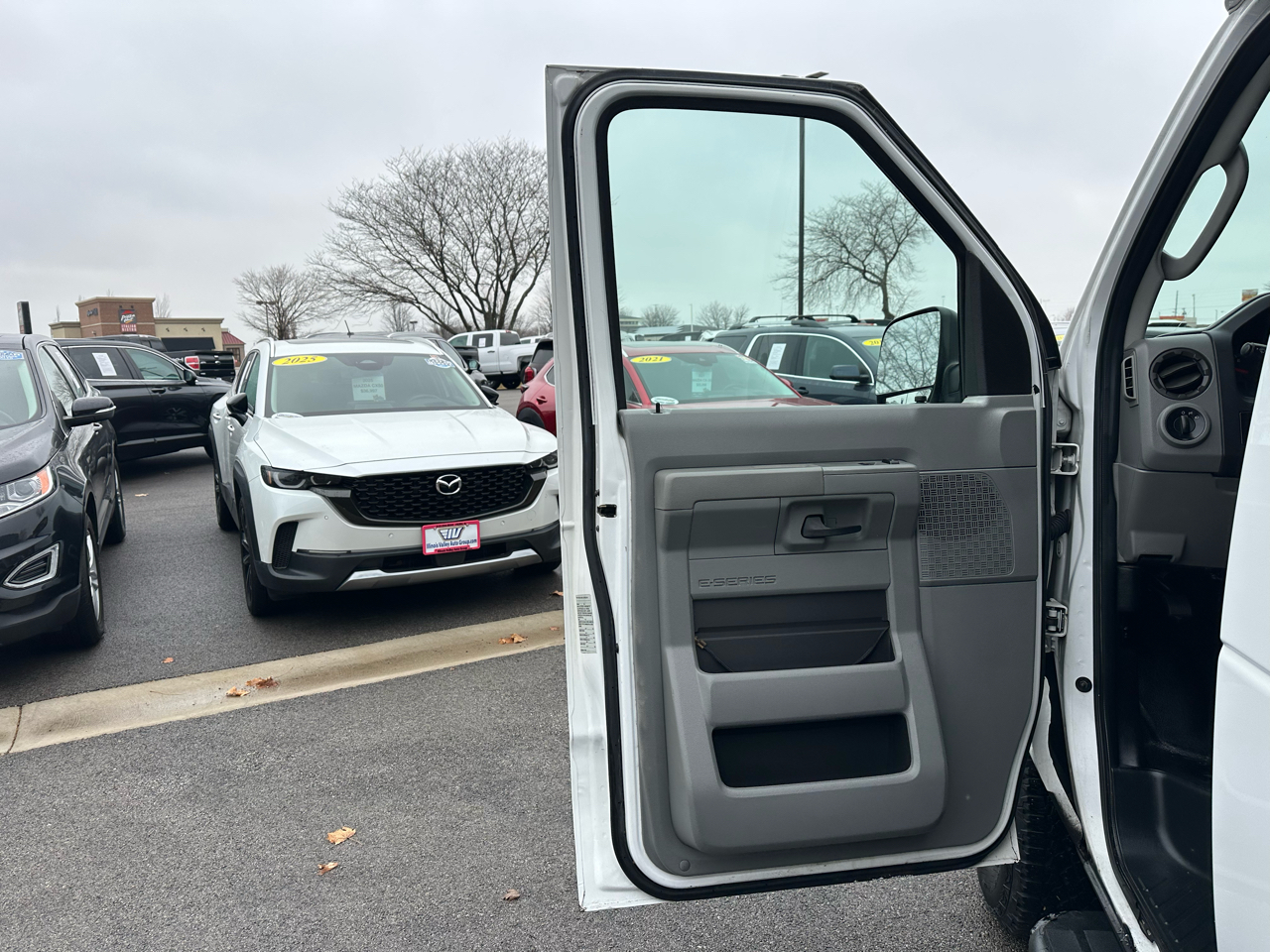 Ford Econoline E-250 2011