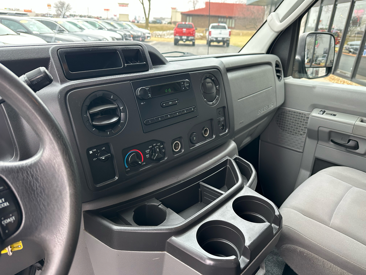 Ford Econoline E-250 2011