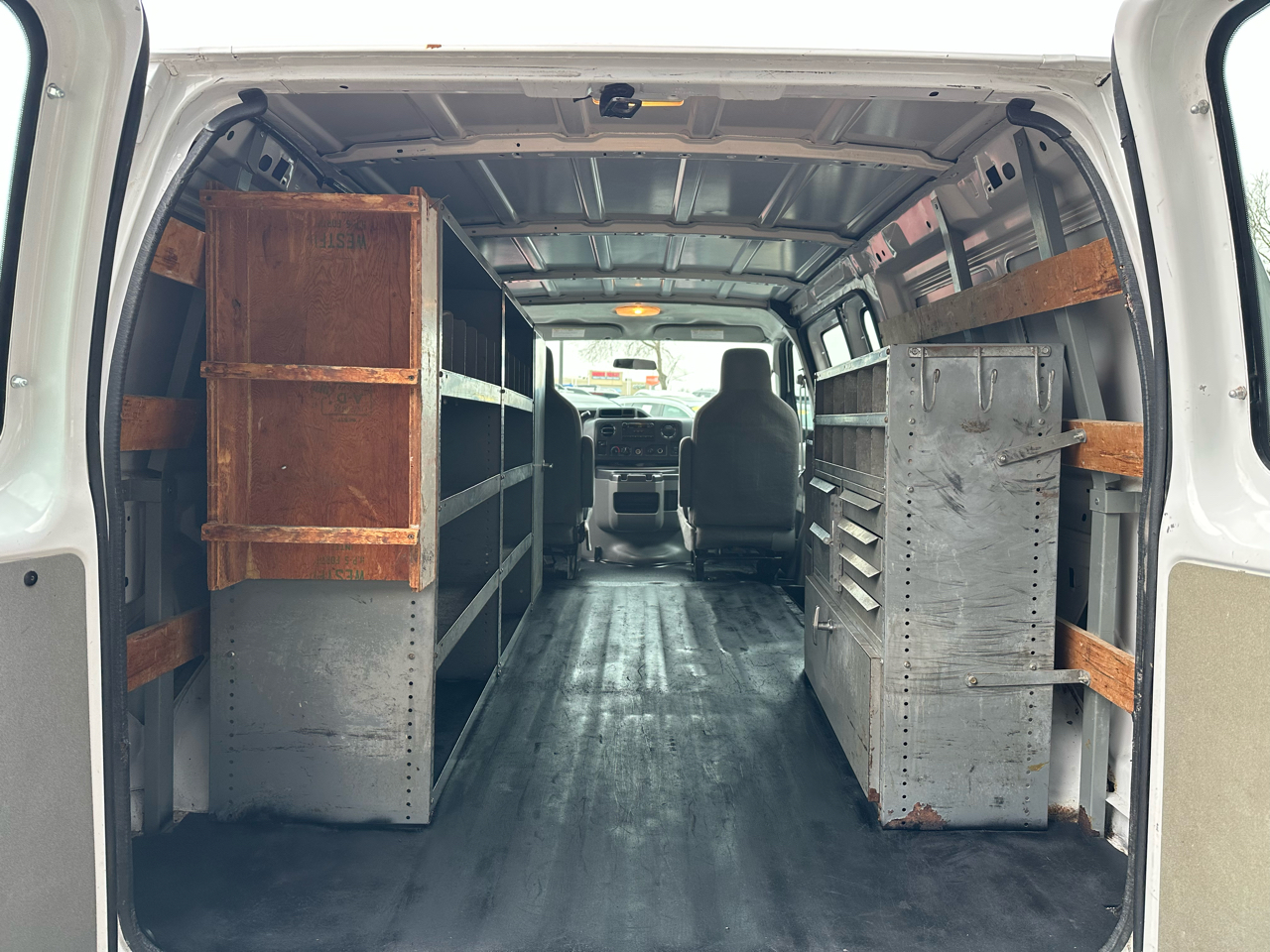 Ford Econoline E-250 2011