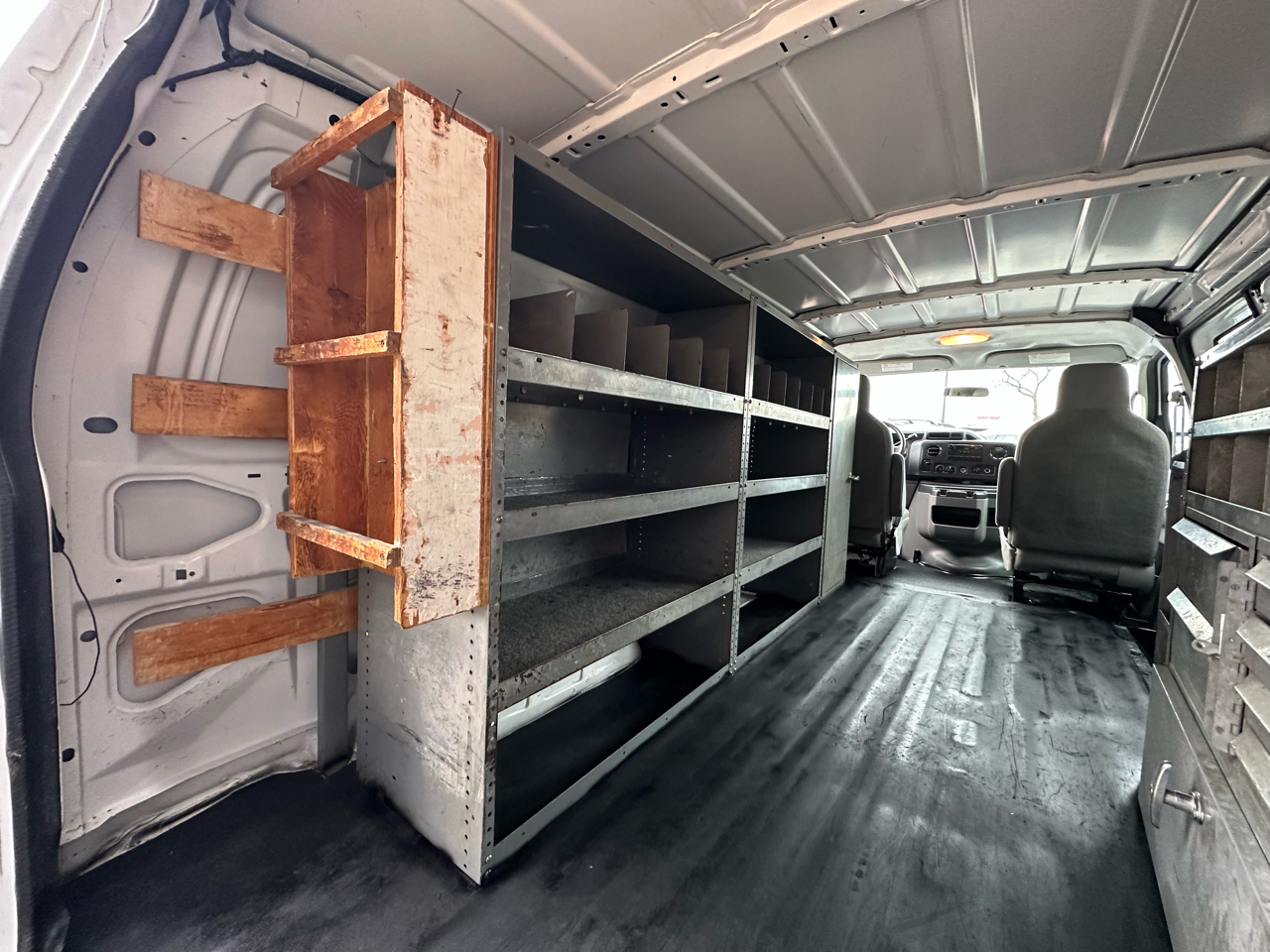 Ford Econoline E-250 2011