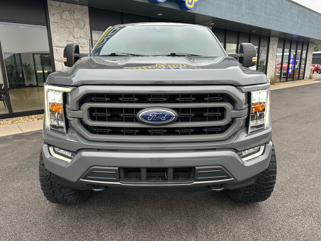 Ford F-150 XLT SuperCrew 4WD 2021