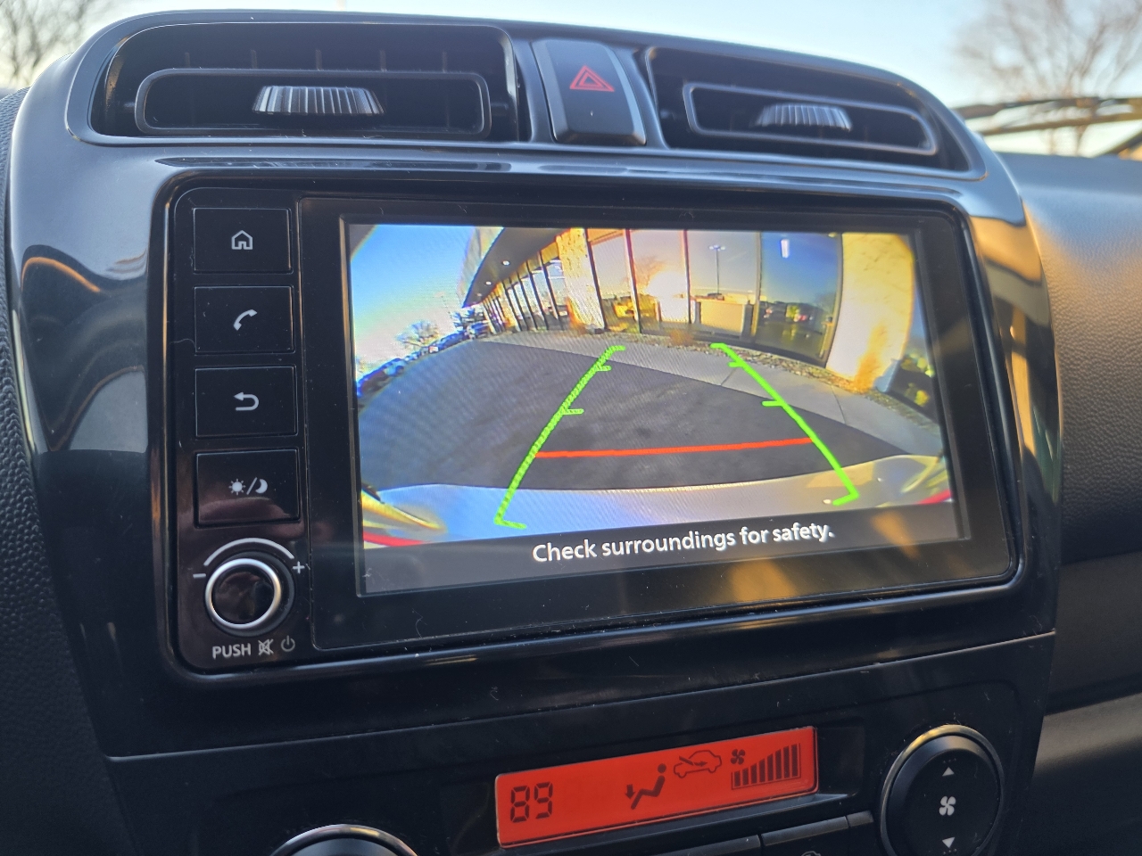 Mitsubishi Mirage G4 ES 2024