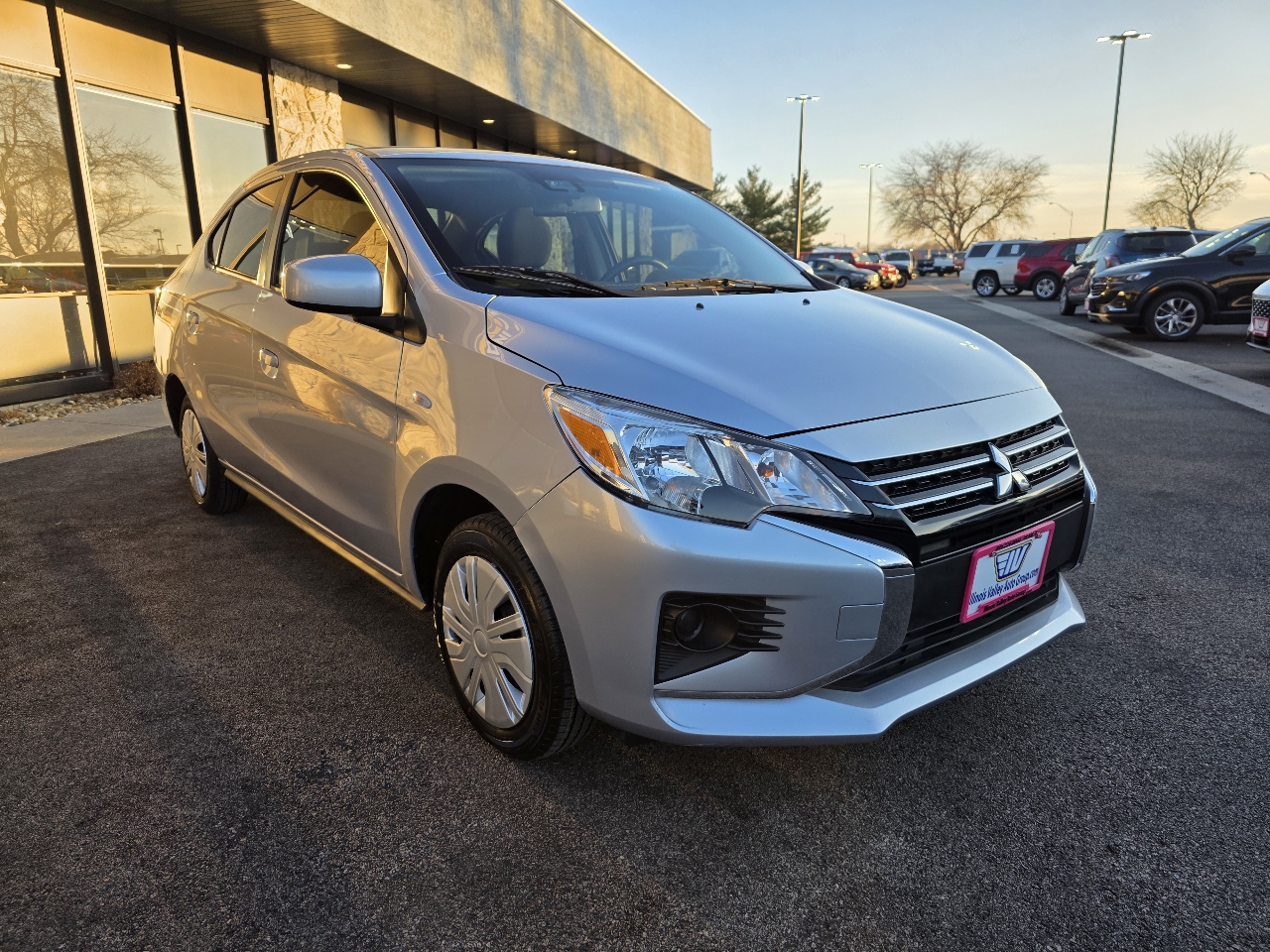 Mitsubishi Mirage G4 ES 2024