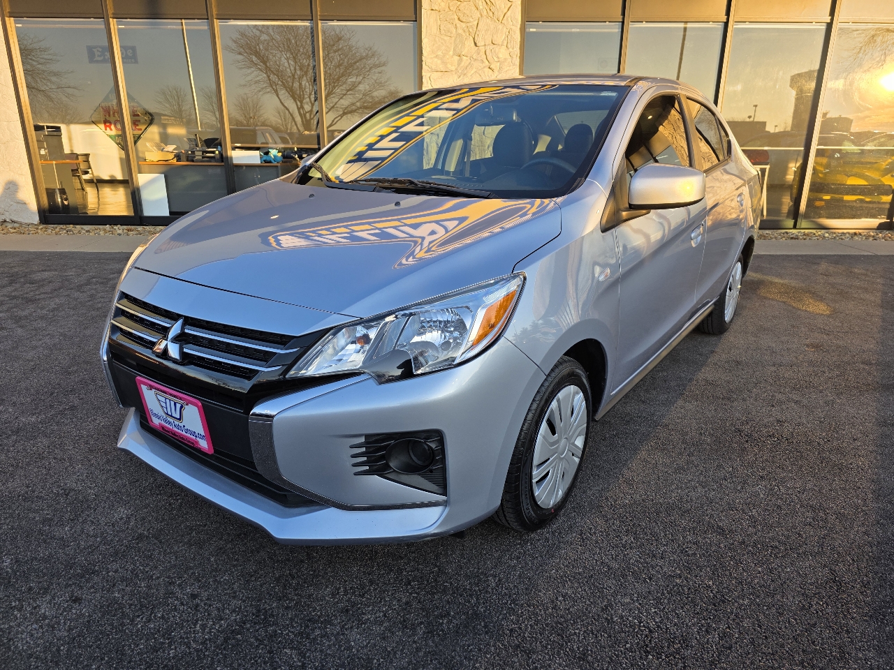 Mitsubishi Mirage G4 ES 2024