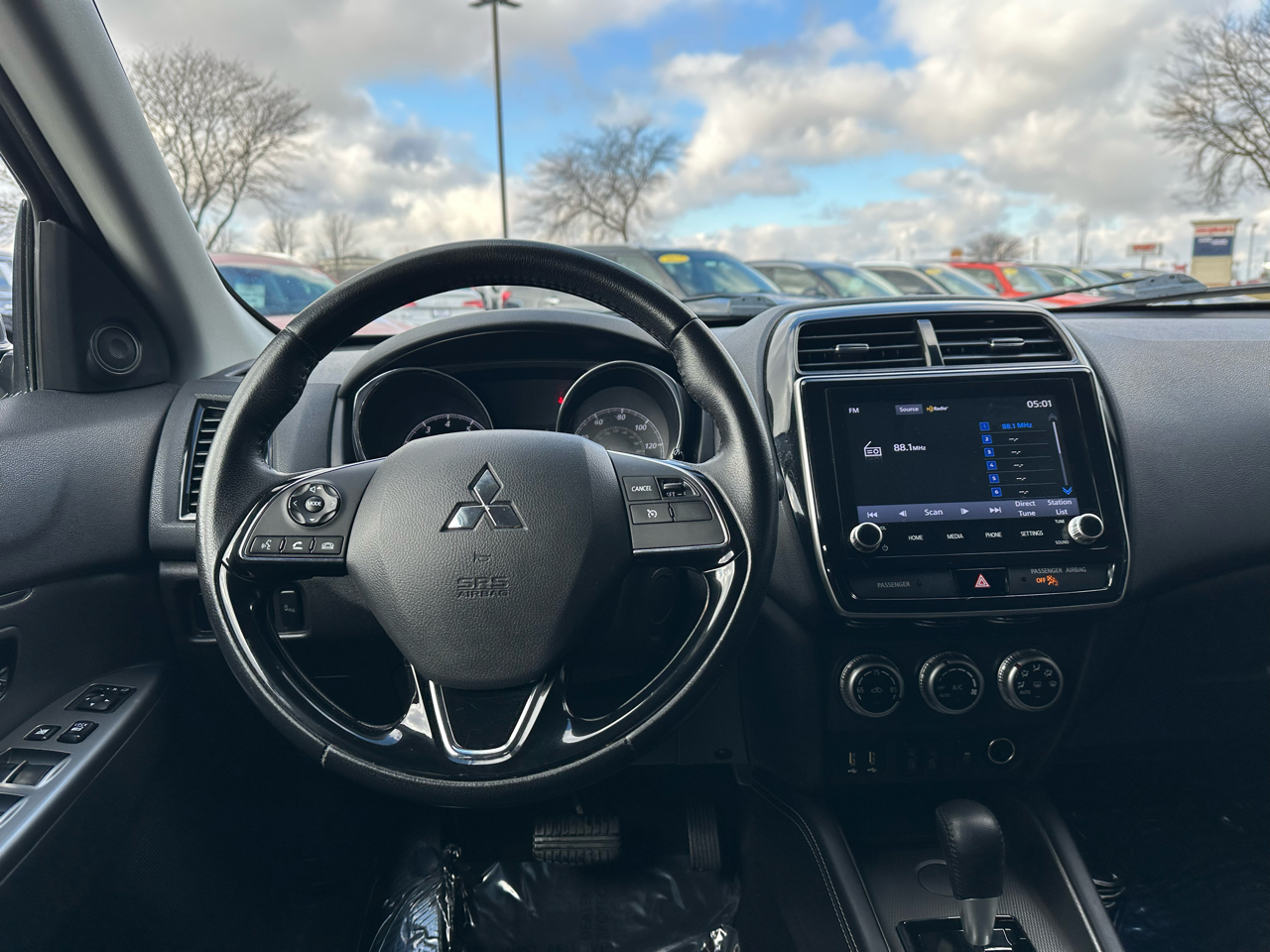 Mitsubishi Outlander Sport  2020