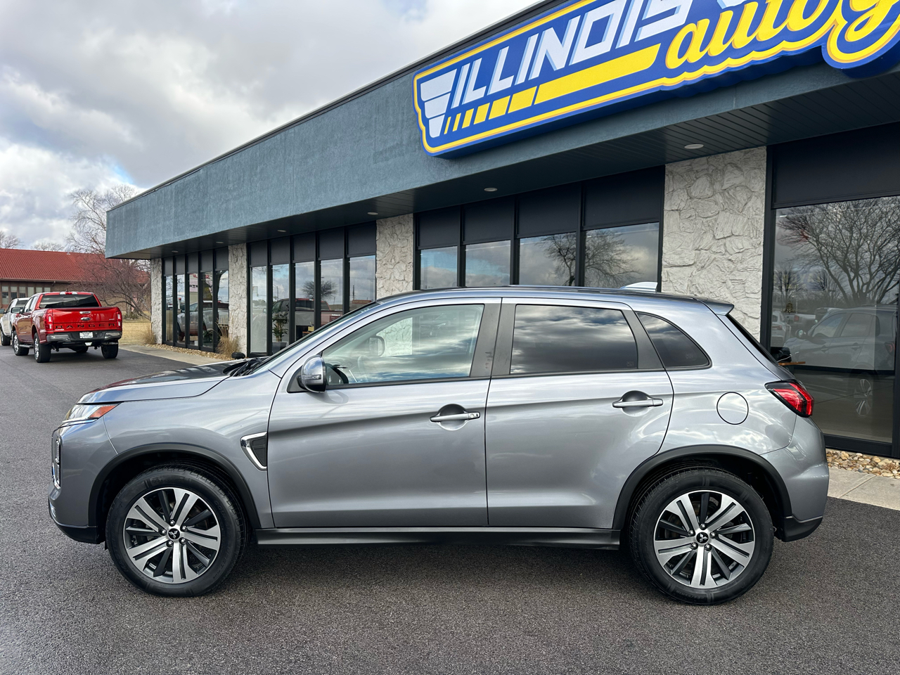 Mitsubishi Outlander Sport  2020