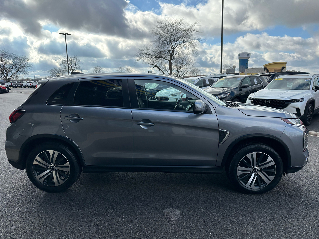 Mitsubishi Outlander Sport  2020