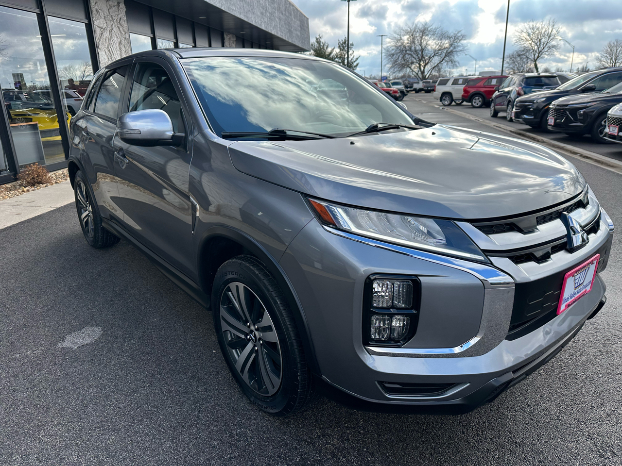 Mitsubishi Outlander Sport  2020