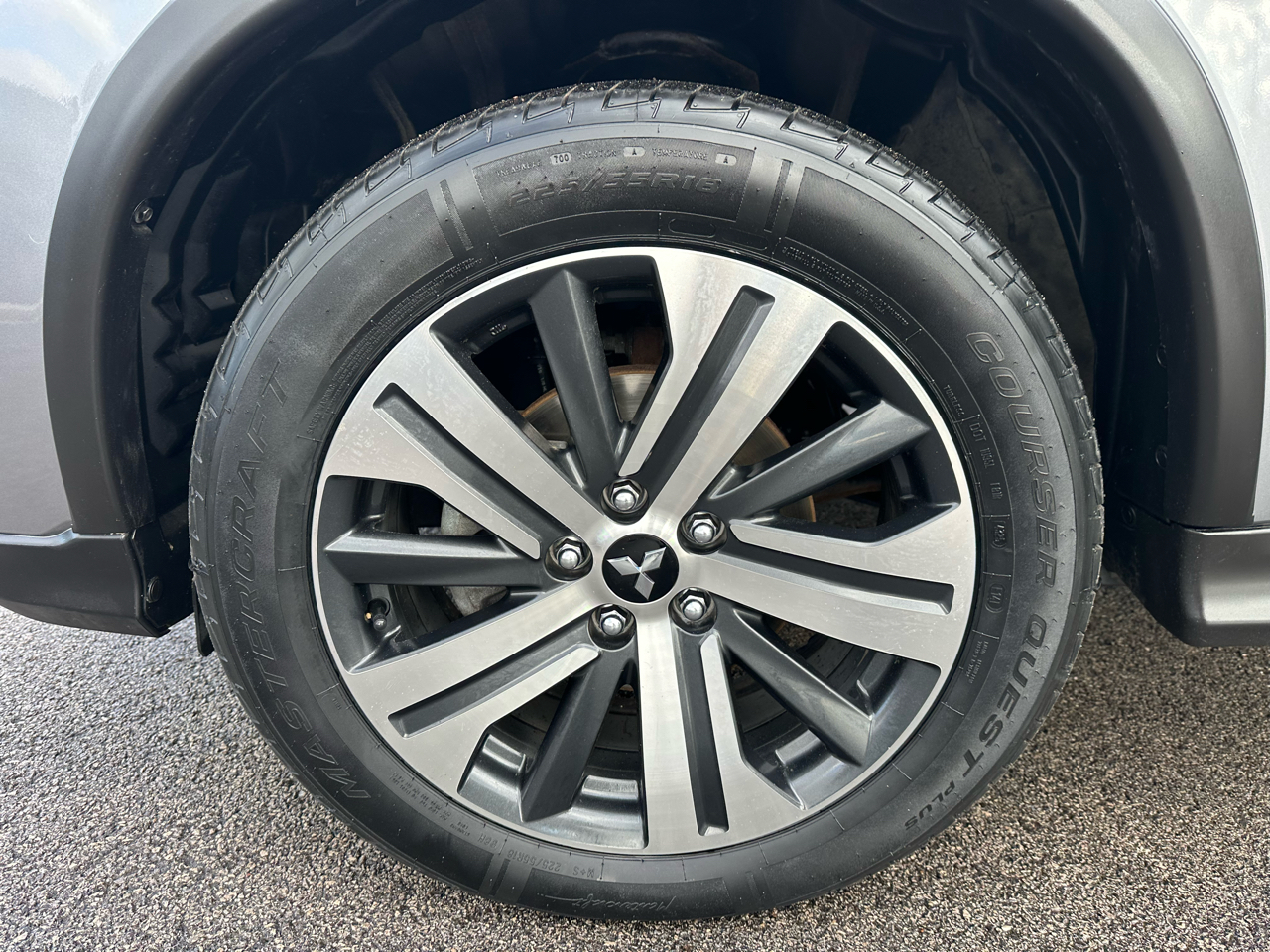 Mitsubishi Outlander Sport  2020