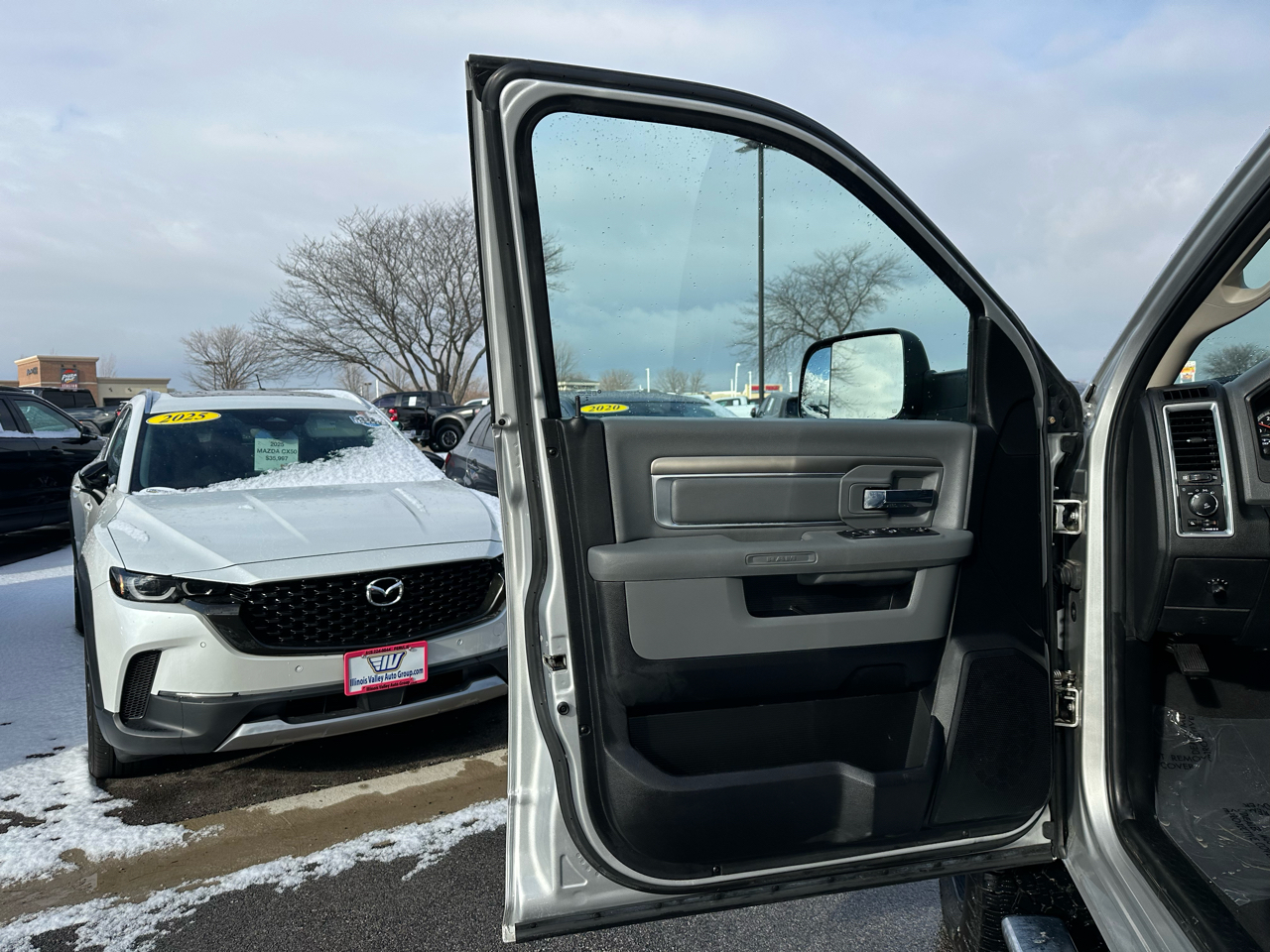 RAM 3500 SLT Mega Cab 4WD 2018