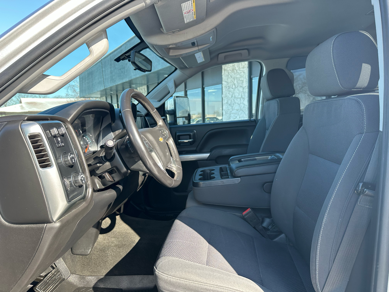 Chevrolet Silverado 2500HD LT Crew Cab 4WD 2018