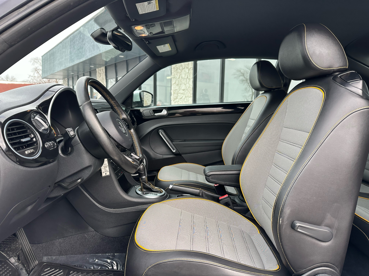 Volkswagen Beetle 1.8T Dune 2016