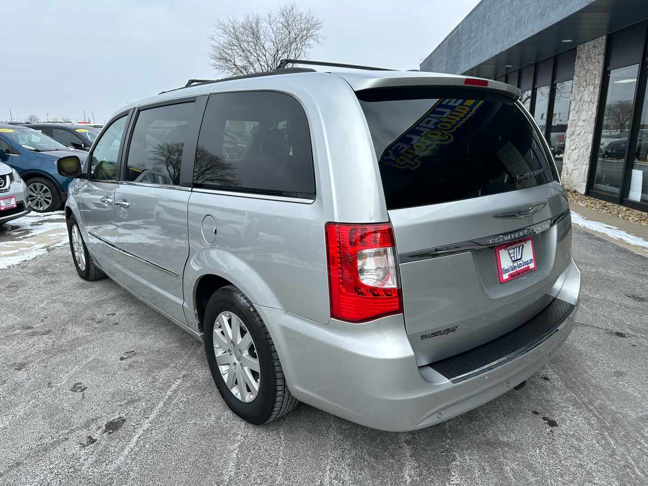 Chrysler Town & Country Touring-L 2012