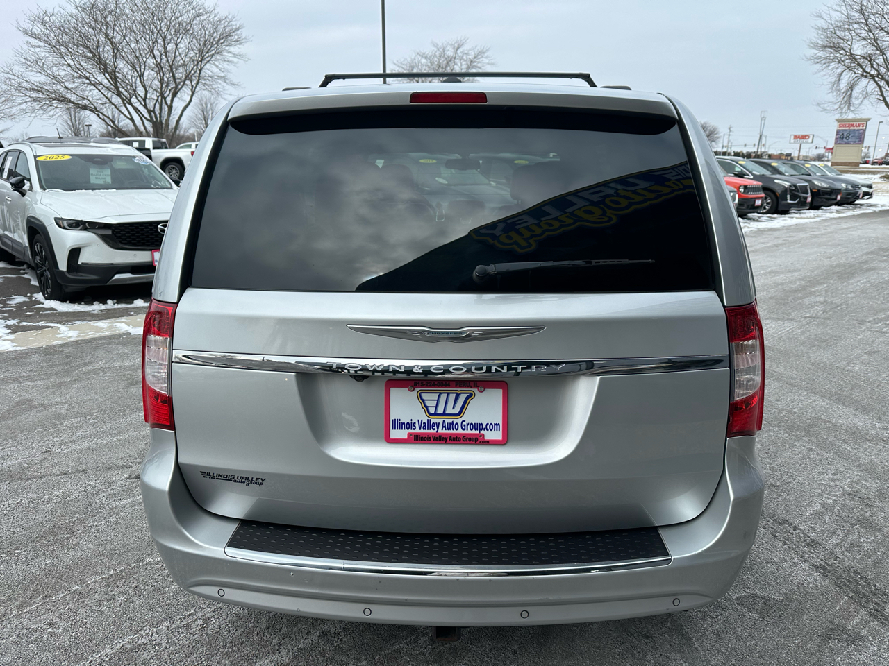 Chrysler Town & Country Touring-L 2012