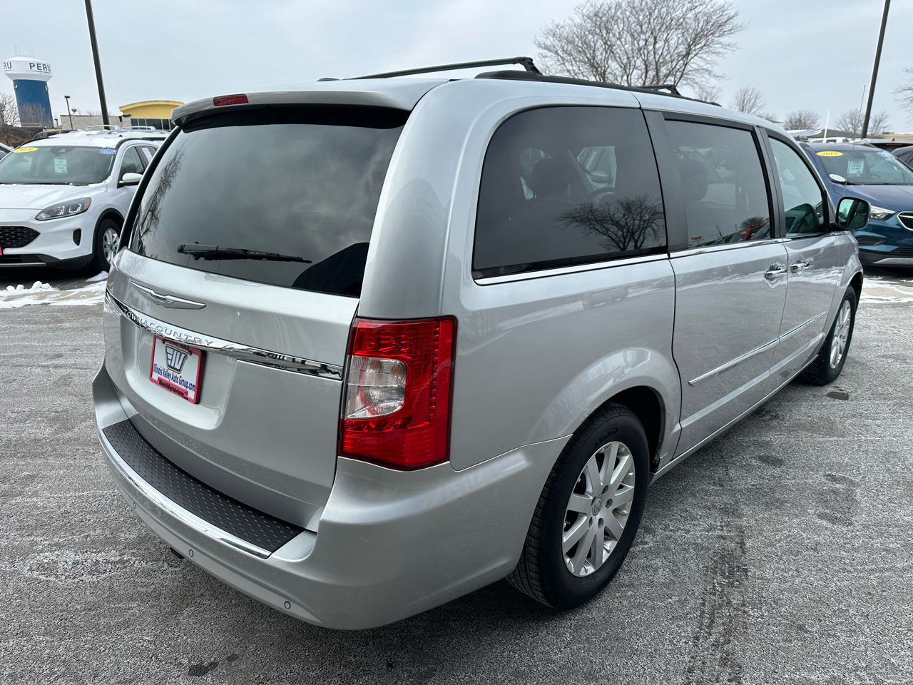Chrysler Town & Country Touring-L 2012